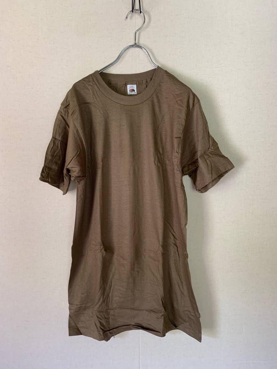 1980s USA производства не использовался неиспользуемый товар FRUIT OF THE LOOM хлопок футболка MEDIUM ⑦ Brown футболка вооруженные силы США Vintage 