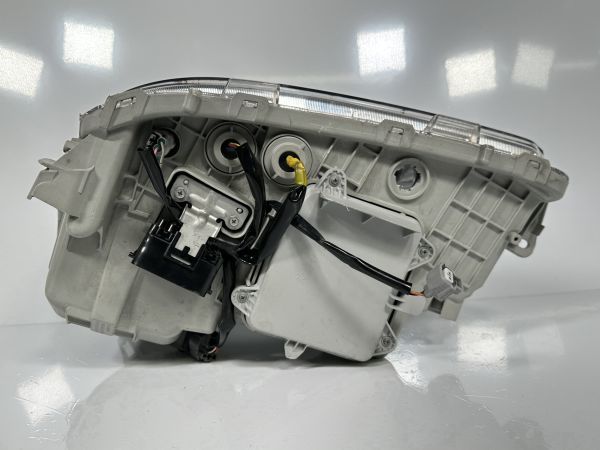 クラウンマジェスタ UZS186 UZS187 前期 純正 右ヘッドライト HID クローム 81110-30B00 81110-30F10 30-315 H 85967-50020 管理19330h17_画像8