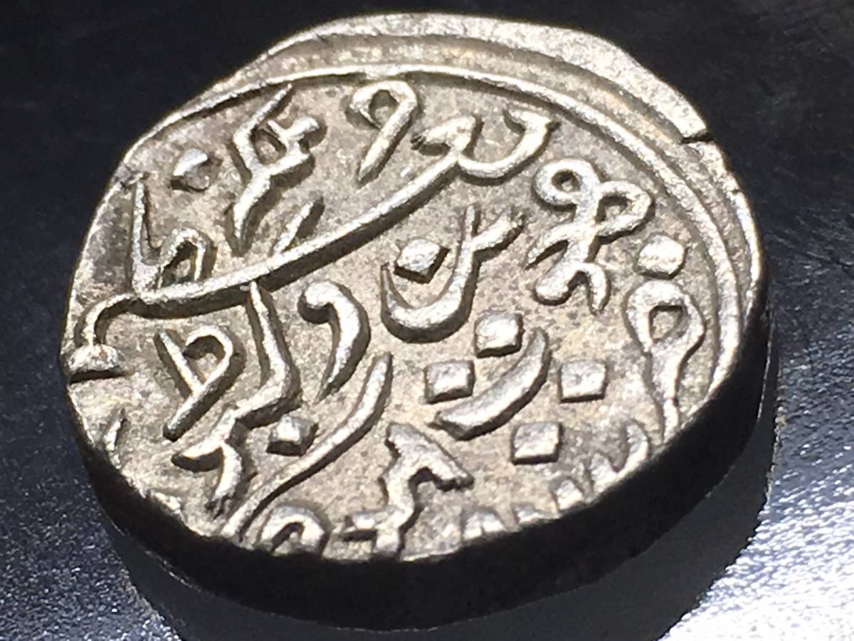 XXX-稀有/印度/銀幣**卡奇國家/老撾 - Puragumaruji（在位1698年至1715年的）1 - 古裡，15毫米，4.60克**美麗的 - 硬幣.. 原文:XXX-レア / インド / シルバーコイン**カッチ州 / ラオ-プラグマルジ (在位1698-1715’s) 1-Kori.,15mm.,4.60g**ビューティフル-コイン