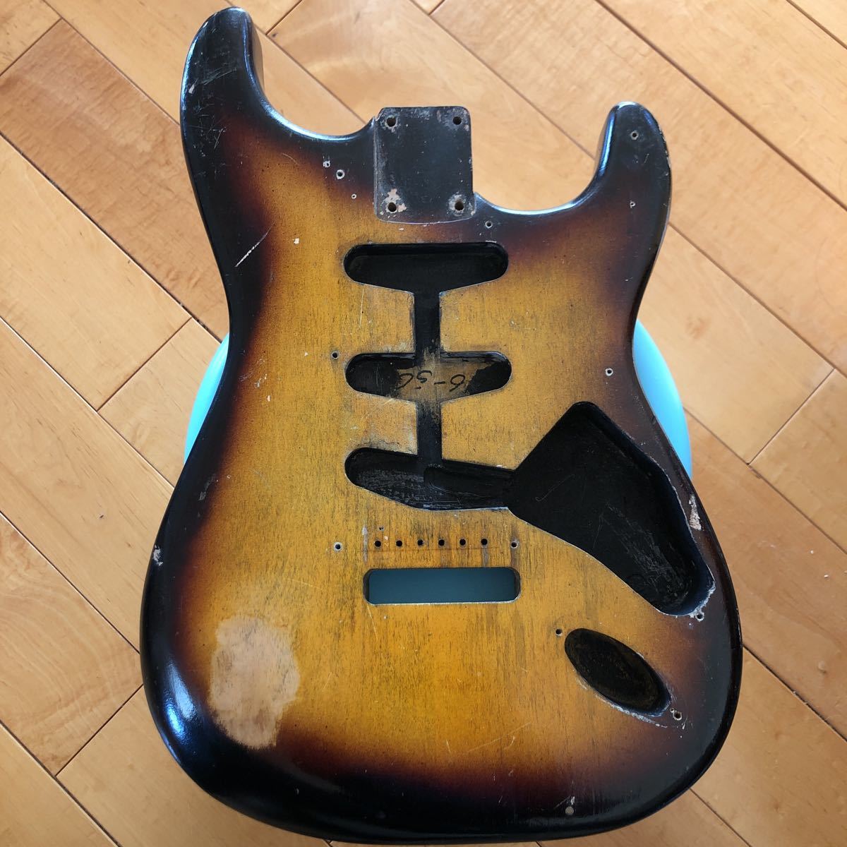 Yahoo!オークション - FENDER ストラト ストラトキャスター Yahoo!オークション - FENDER ストラト ストラトキャスター