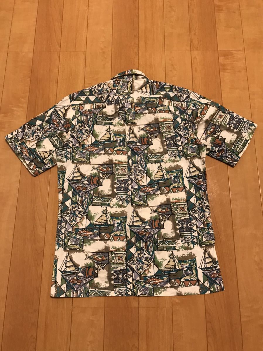 良品☆HAWAII製／90s Unknown・Island Traditions OF HAWAII? S大き目.日本M〜　半袖シャツ型アロハシャツ 裏使い生地 魚他総柄バティック_画像7