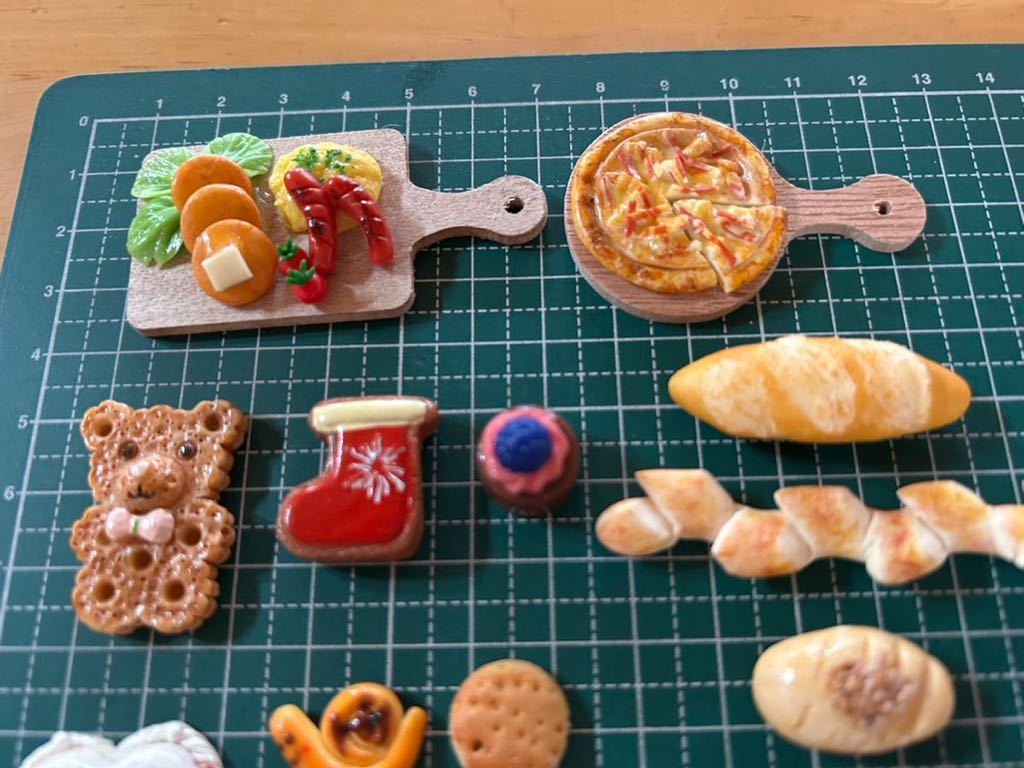 ミニチュア フード パン デコパーツ スイーツ 小物 おままごと 色々 寄せ集め ドールハウス ミニチュア 送料無料