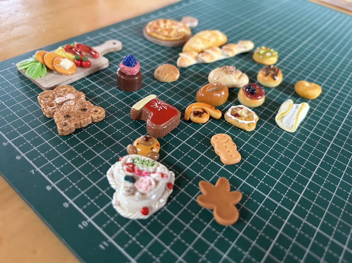 ミニチュア フード パン デコパーツ スイーツ 小物 おままごと 色々 寄せ集め ドールハウス ミニチュア 送料無料