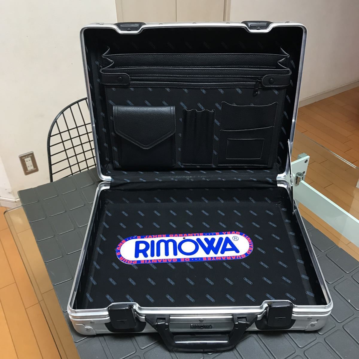 #A 廃盤/レア/希少【RIMOWA】リモワ アタッシュケース トランクケース アルミジュラルミンケース ヴィンテージ/オールドリモワ 超軽量の画像9