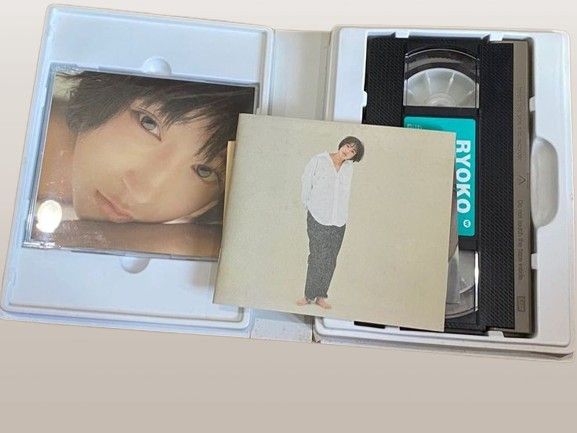 【送料無料】広末涼子☆ ウインターギフト 1998 ☆ハッピーソングズ & ミュージック クリップ 【CD + VHS 】
