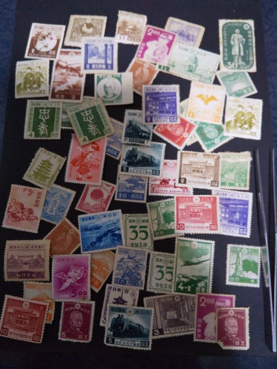 戦前、戦後記念＆普通＆年賀切手（お得）セット　50枚以上　1925年から1952年発行　二級品（P）