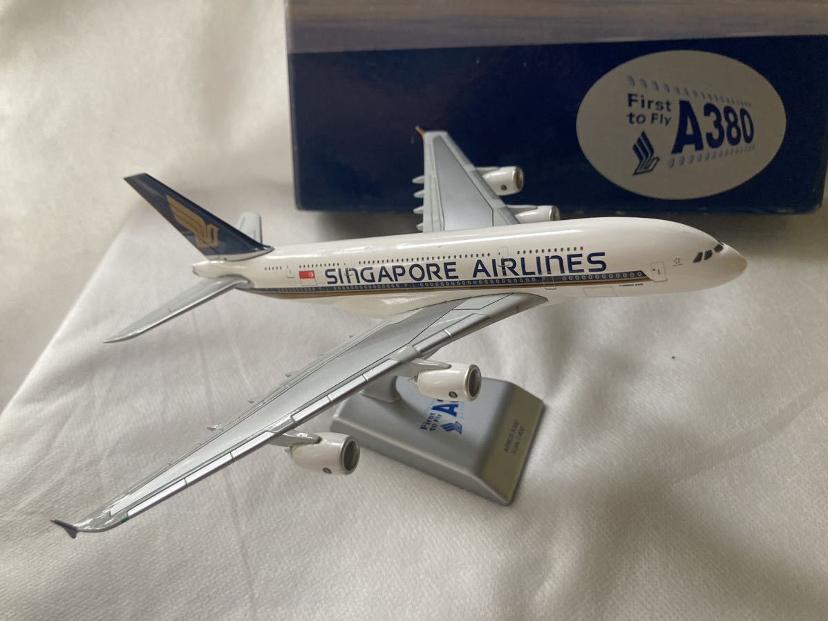 ★★ 1/400 シンガポール航空　【SINGAPORE　AIRLINES】 AIRBUS A380 ★★_画像6