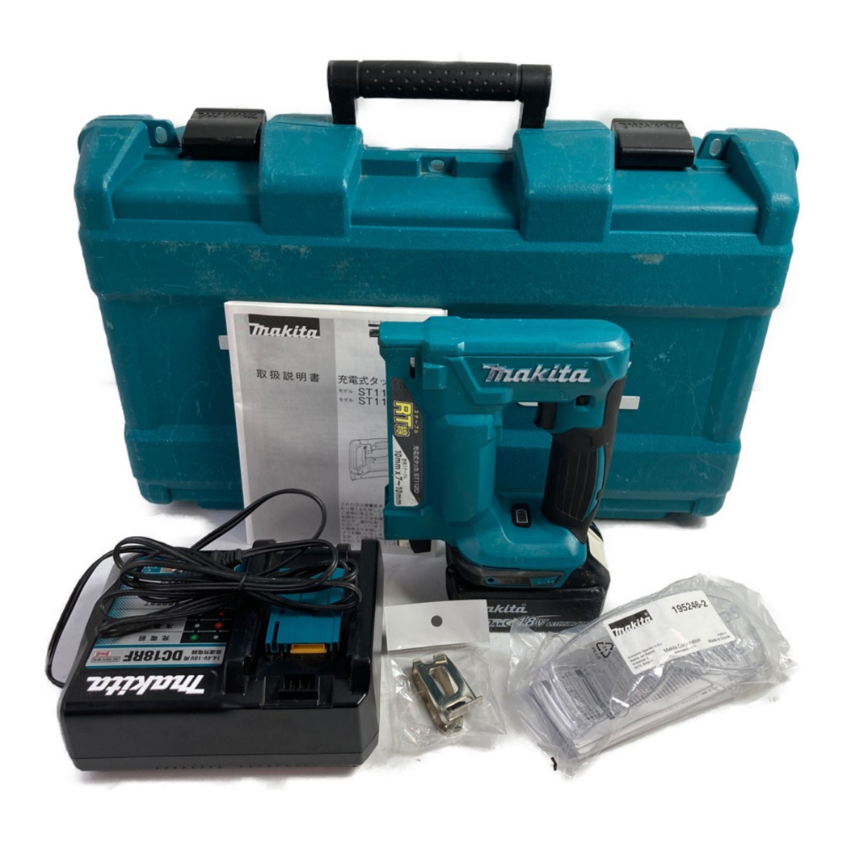 ＊＊ MAKITA マキタ 18V 10mm RT線 充電式タッカ バッテリ1個・充電器・ケース付 ST112DRF ブルー 傷や汚れあり_画像1