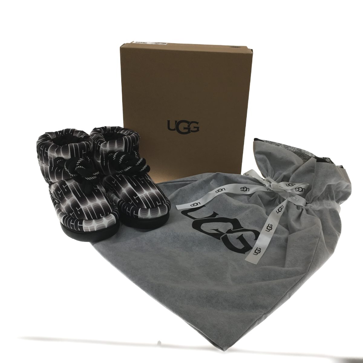 人気ブラドン △△ UGG 目立った傷や汚れなし 1134610 SHORT WAVELENGTH MAXI CLASSIC アグ 23.0cm 人気ブラドン △△ UGG 目立った傷や汚れなし 1134610 SHORT WAVELENGTH MAXI CLASSIC アグ 23.0cm