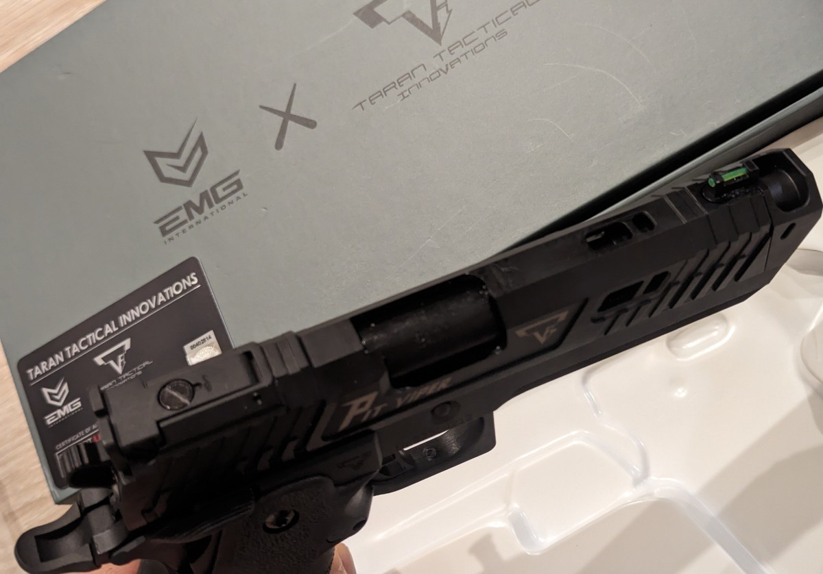 EMG AW TTI Pit Viper フルブラックモデル フル刻印 TTI 正式ライセンス ガスブロ GBB ジョンウィック4 ハイキャパ_画像5