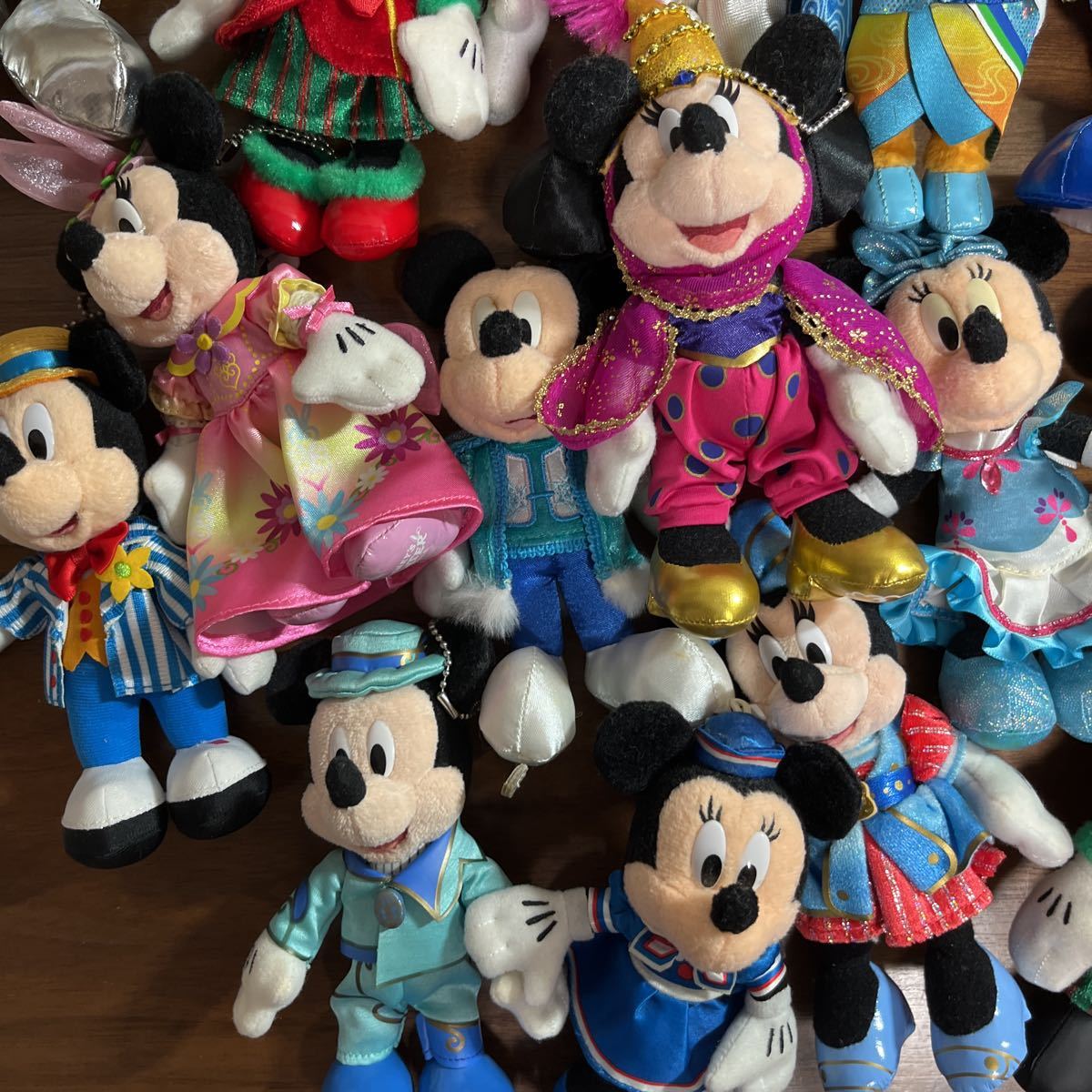 ディズニーミッキーミニーぬいぐるみバッジぬいばキーチェーン ディズニーミッキーミニーぬいぐるみバッジぬいばキーチェーン