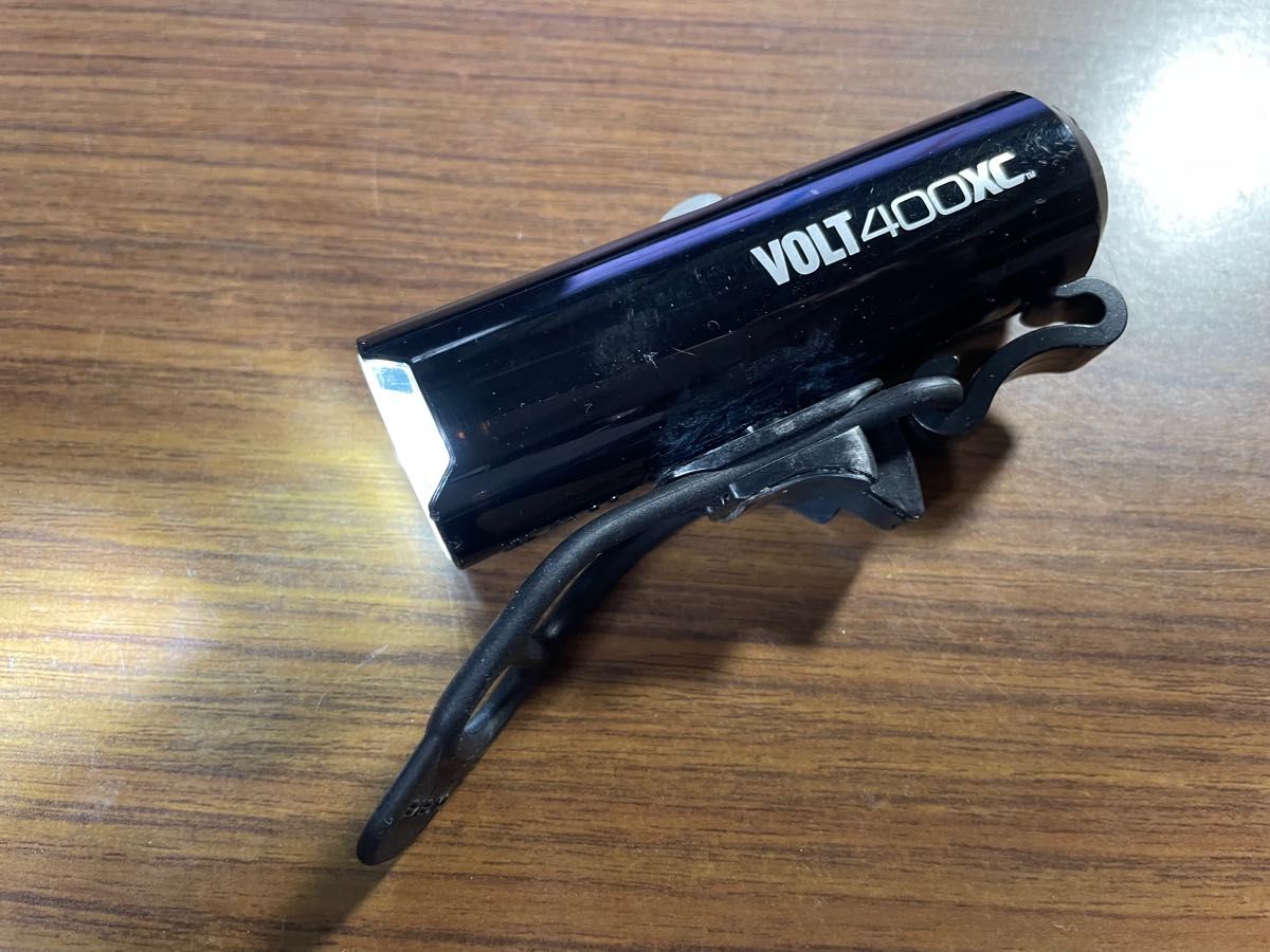 CATEYE 400ルーメン USB充電式LEDヘッドライト VOLT400XC HL-EL070RC|PayPayフリマ Cateye LEDヘッドライト VOLT400XC HL-EL070RC