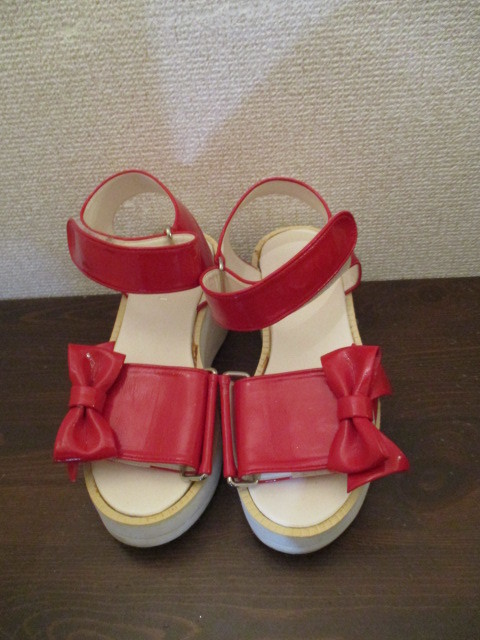 MILK white × red sandals (USED)82718MP