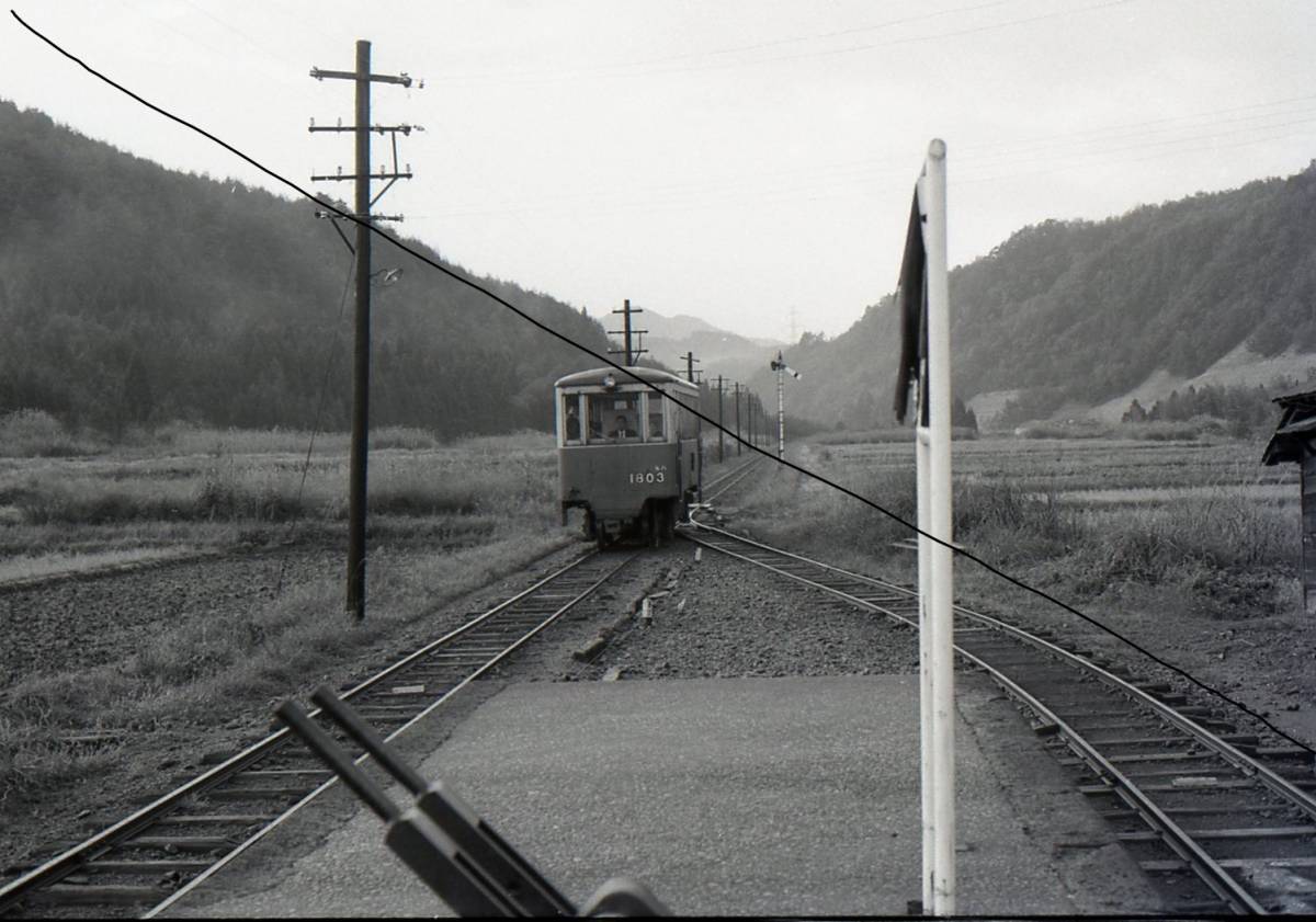 尾小屋鉄道　DC走行風景など。　昭和40年代後半　9枚　メール添付で。_画像8