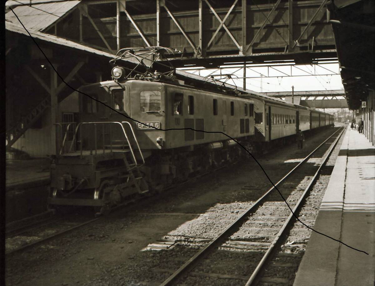 国鉄時代　昭和30年代　EF58 初期型有り　　４枚　高崎駅　データをメール添付で。_初期型