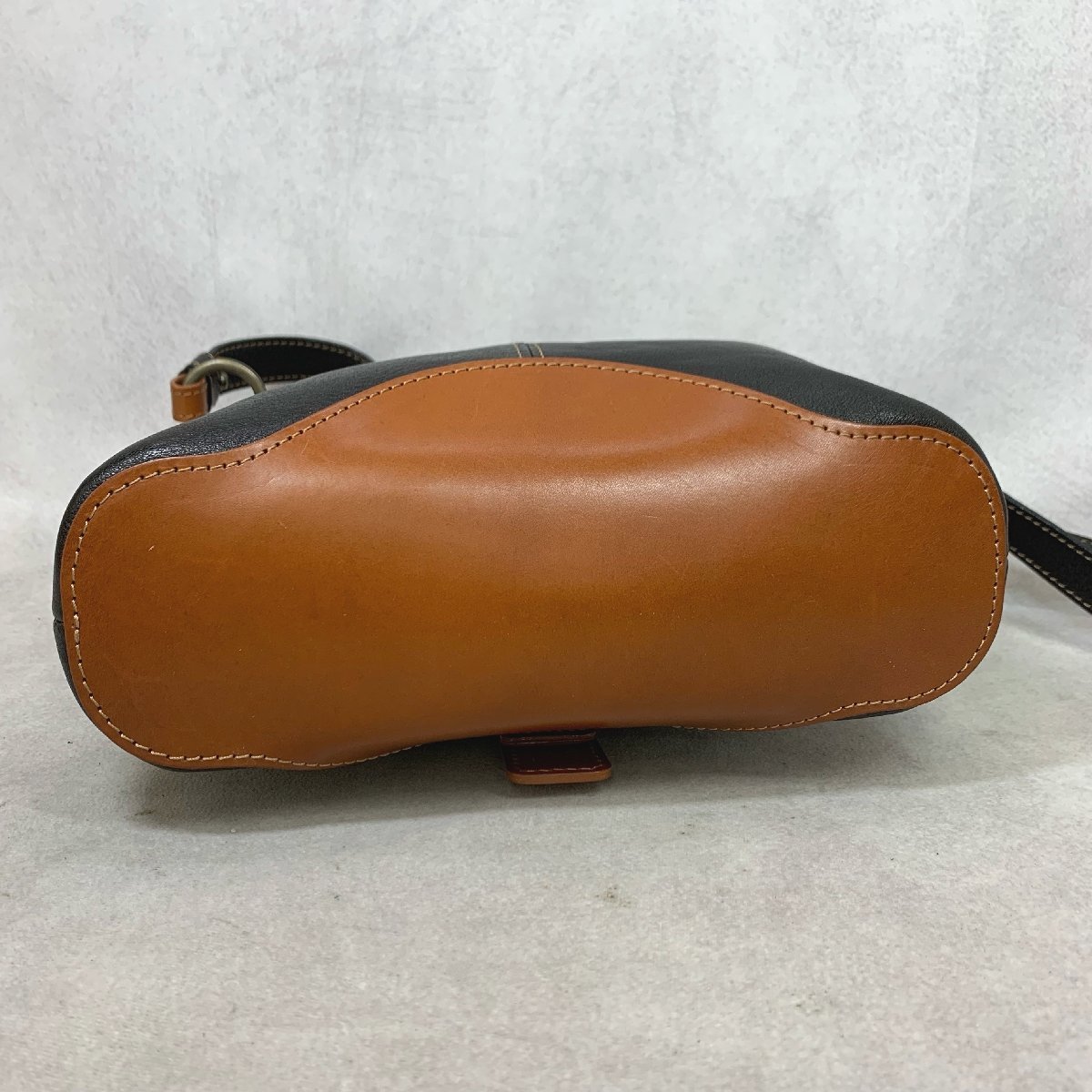 日本に メティエコージ koji metier 美品 ITAGAKI 鞄 ブラック