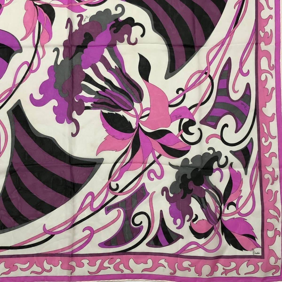EMILIO PUCCI エミリオプッチ　大判スカーフ　花柄　フラワー　シルク100% イタリア製　タグあり　ピンク系