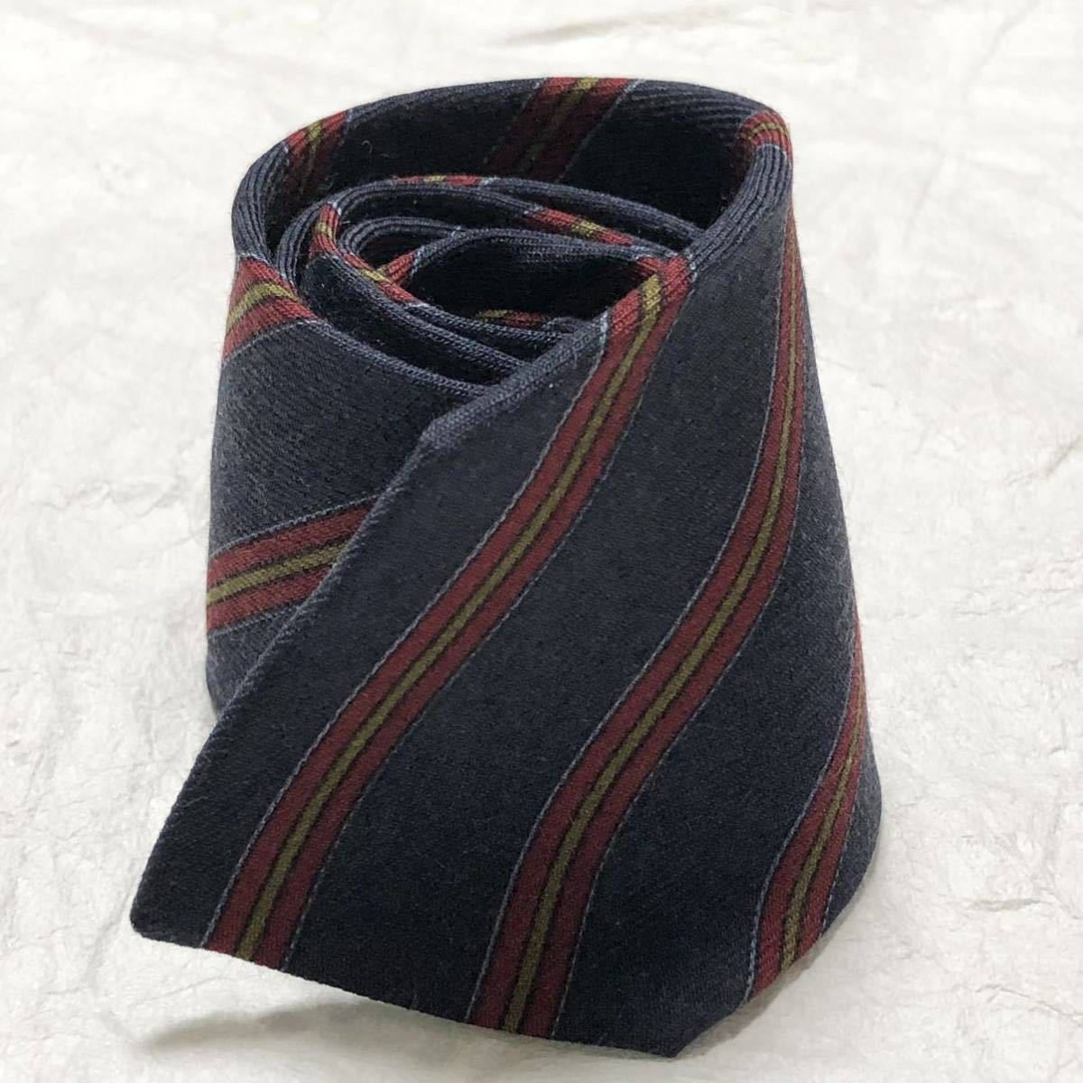 美品 希少シルク混ウール製 YVES SAINT LAURENT Cravates イヴ 美品 希少シルク混ウール製 YVES SAINT LAURENT Cravates イヴ
