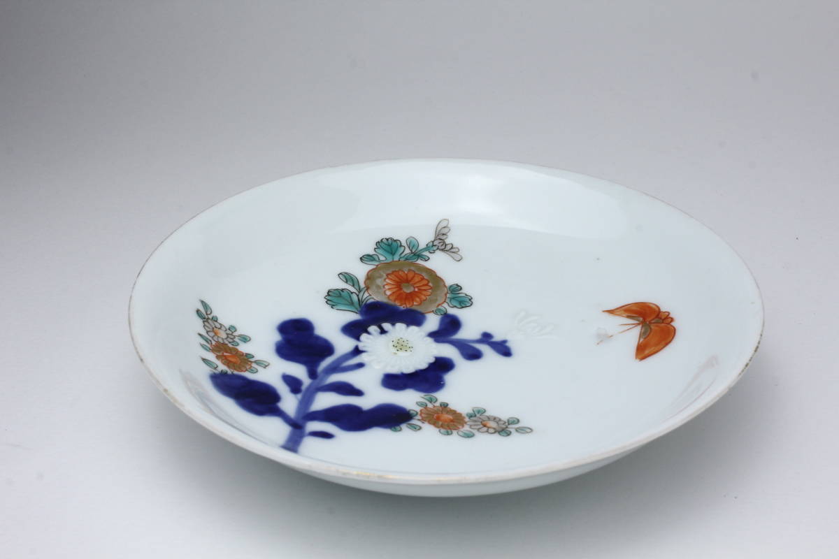 古伊万里 色絵花蝶七寸皿 2点 江戸後期 からまっ 古伊万里 色絵花蝶七寸皿 2点 江戸後期 からまっ