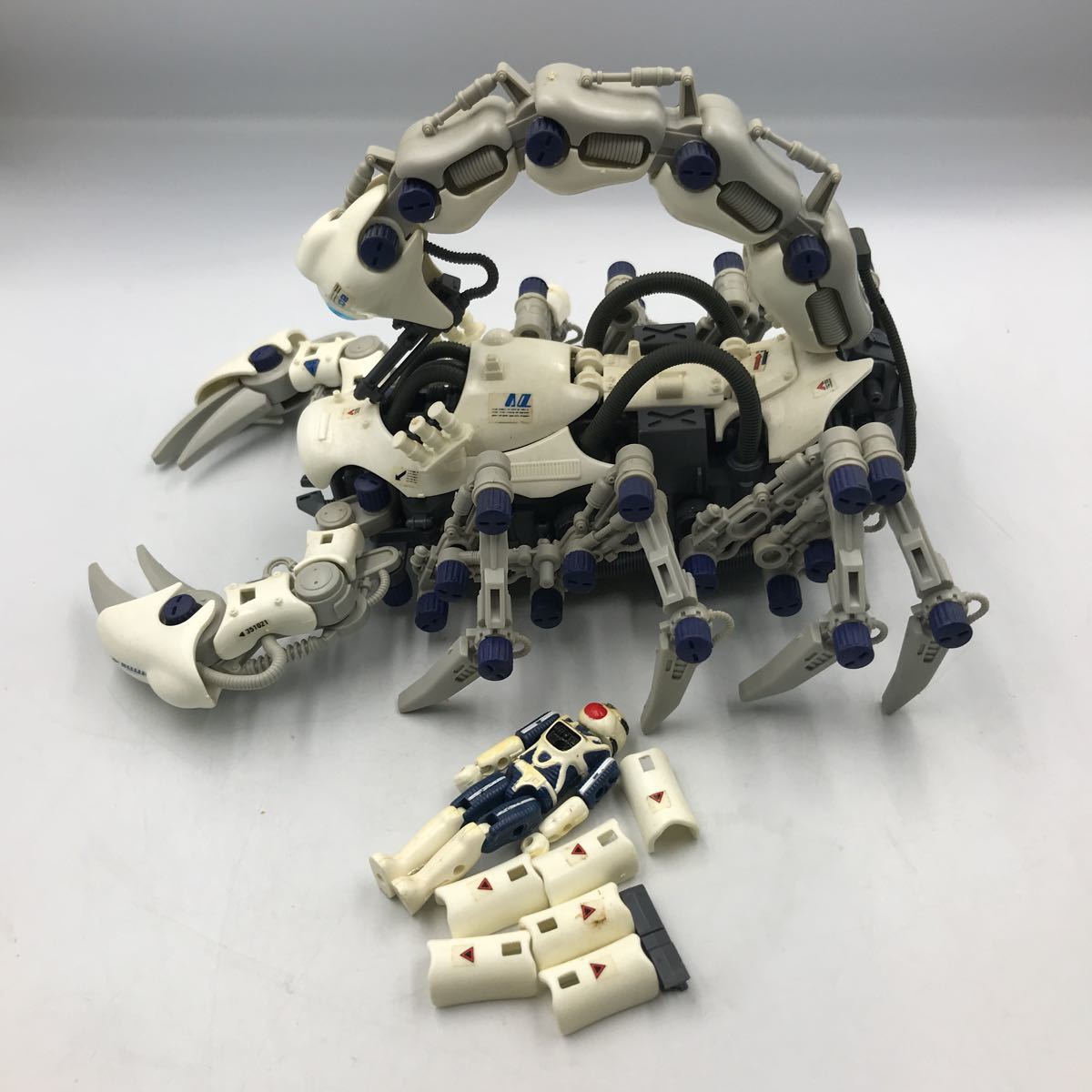 8-37□ 旧ゾイド デスピオン (サソリ型) 不動作品 当時物 ゾイド ZOIDS