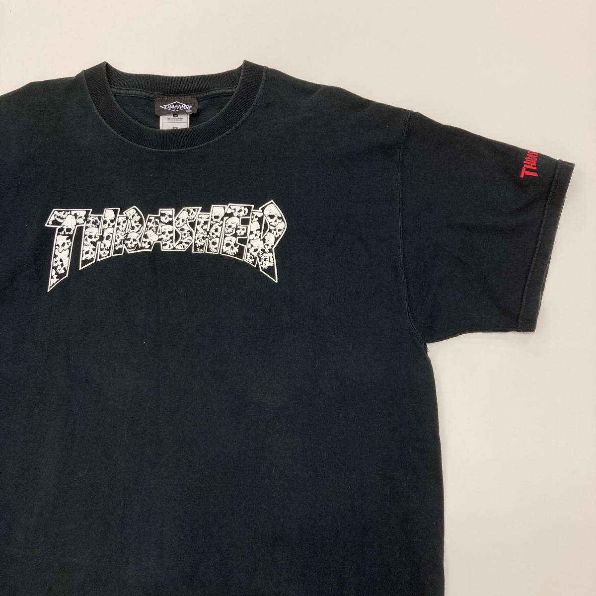 90s 00s THRASHER スカルロゴ 刺繍 半袖 Tシャツ ブラック 黒 XLサイズ スラッシャー SKULL LOGO Tee VINTAGE SANTACRUZ POWELL 1060310の画像1