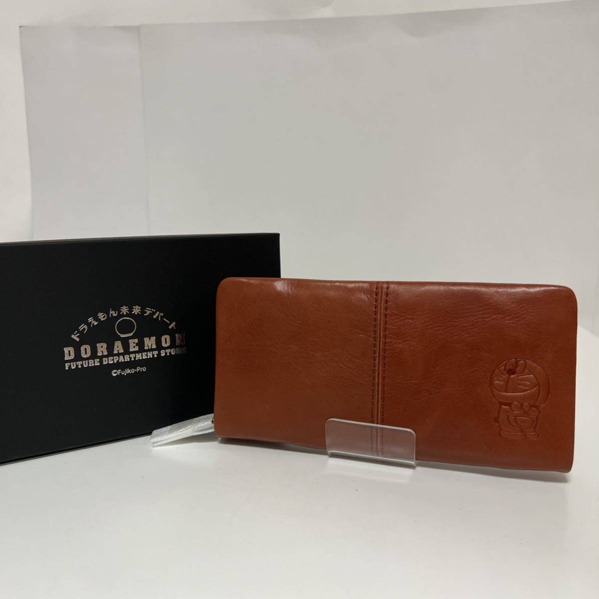 【送料0円】 ドラえもん 未来デパート限定 本革 ラウンドロングウォレット 長財布 ブラウン 未使用 長財布(小銭入れあり) 【送料0円】 ドラえもん 未来デパート限定 本革 ラウンドロングウォレット 長財布 ブラウン 未使用 長財布(小銭入れあり)