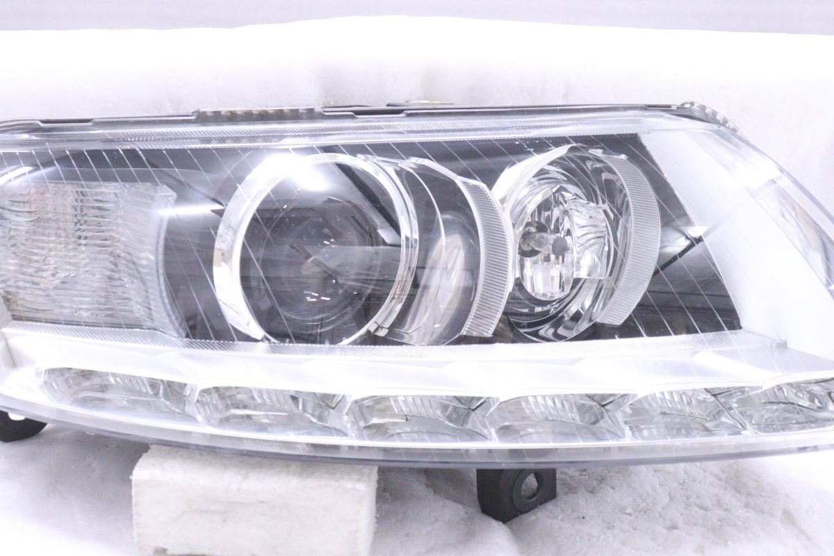 38-1490★美品★後期 HID 4F AUDI A6★右ヘッドライト 4F0 941 004 ユニット 黒無塗装 純正★アウディ (YM)_画像2