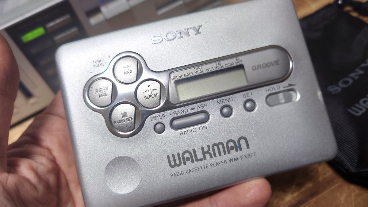 上品 SONY ソニー カセットプレーヤー WM- FX877 ジャンク 再生専用