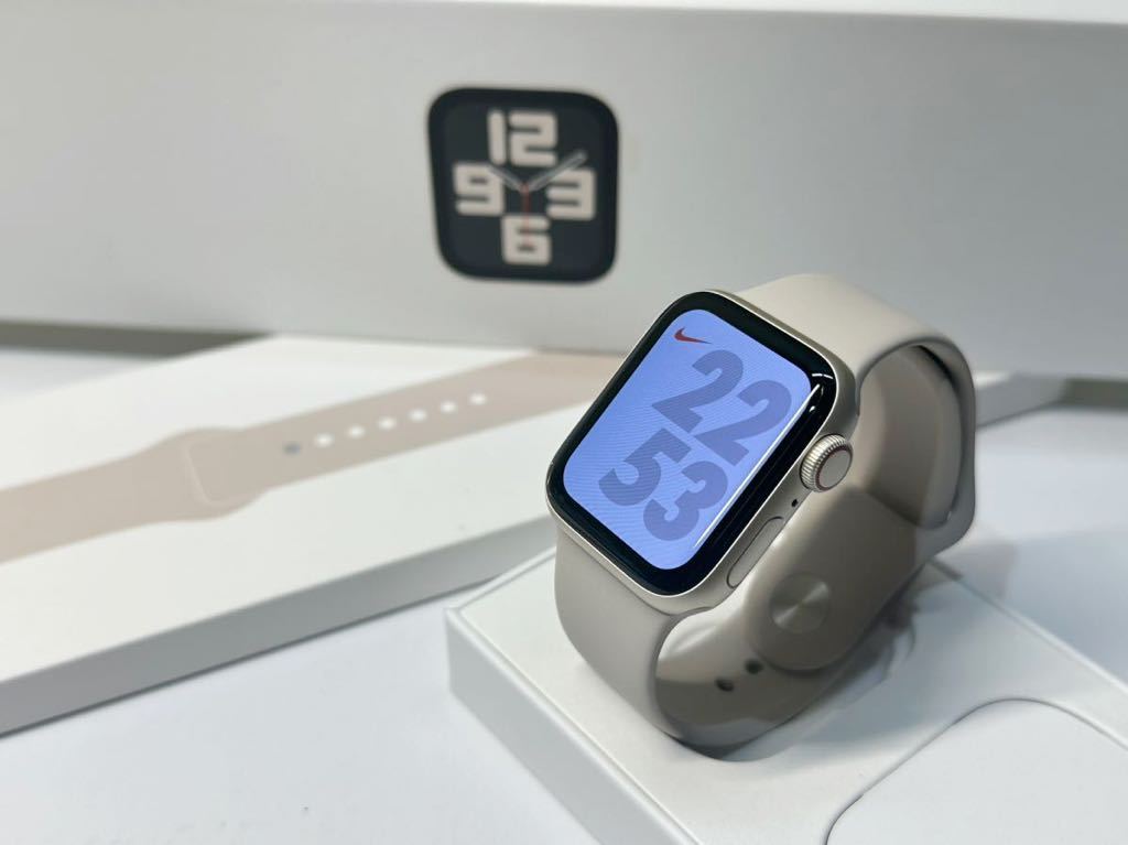 ☆即決 美品 初めての方もオススメ Apple Watch SE2 40mm スターライトアルミニウム アップルウォッチ  GPS+Cellularモデル 727