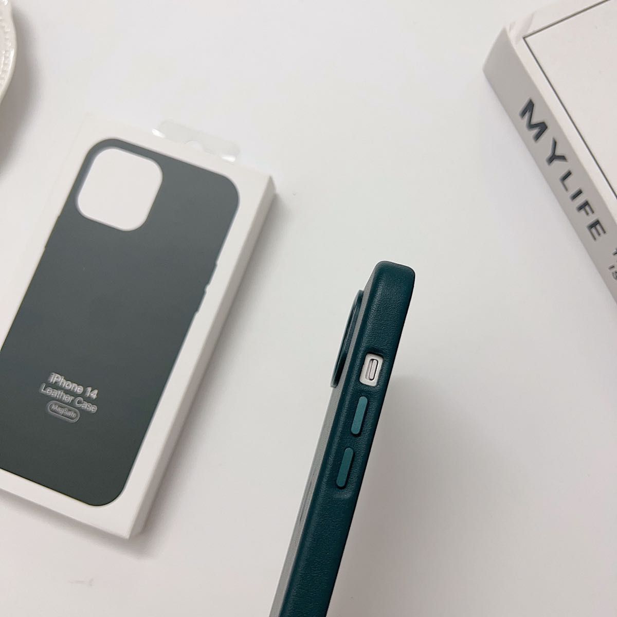 新品】純正互換品 iPhone 13 レザーケース セコアグリーン 新品】純正互換品 iPhone 13 レザーケース セコアグリーン