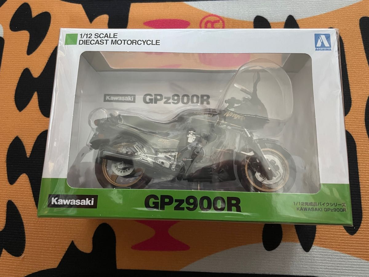 アオシマ　Kawasaki GPz900R 1/12スケールモデル　カワサキ　ニンジャ