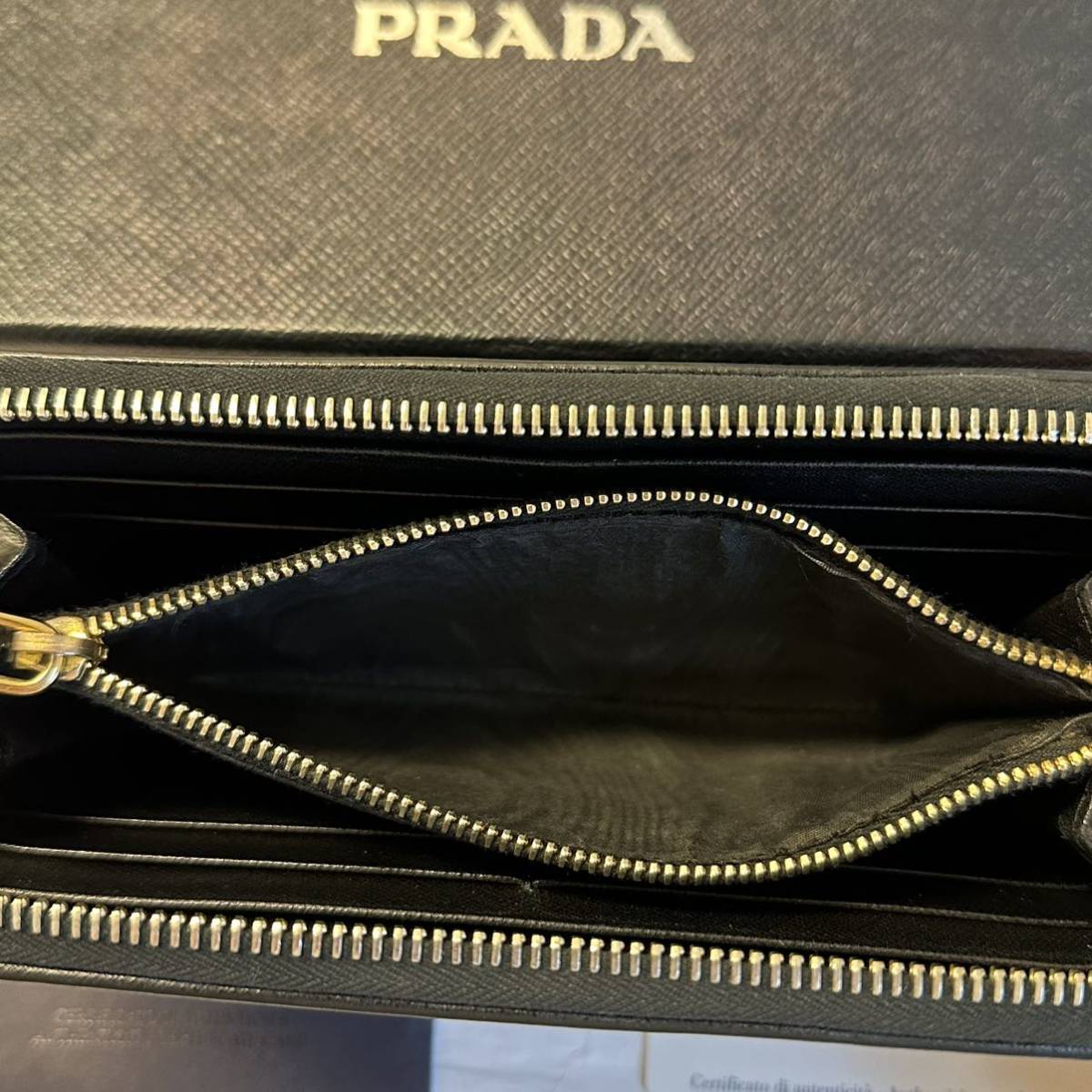 新品同様‼️ プラダ PRADA 財布 長財布 キルティング ラウンドファスナー-