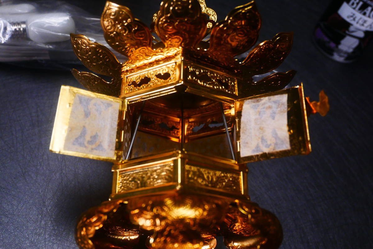 未使用長期保管品 仏壇用吊り灯籠 本金メッキ 六角猫足 真鍮製 未使用長期保管品 仏壇用吊り灯籠 本金メッキ 六角猫足 真鍮製
