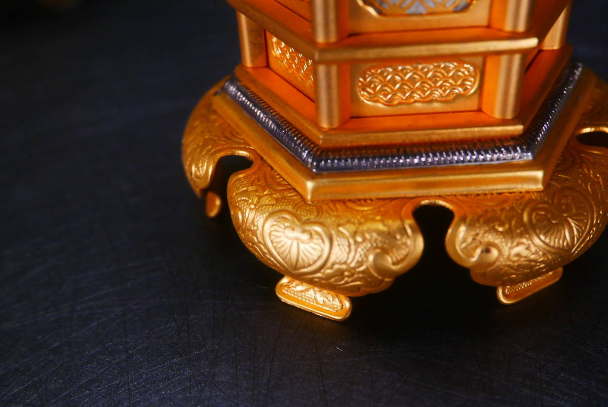 未使用長期保管品 最高級組胴型吊り灯籠 本消金メッキ 六角猫足 未使用長期保管品 最高級組胴型吊り灯籠 本消金メッキ 六角猫足