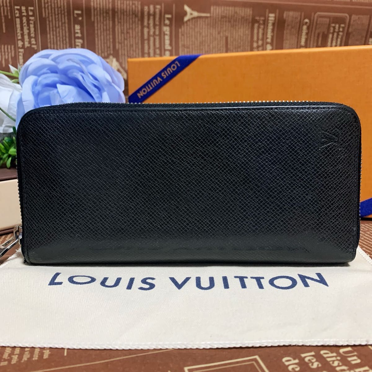 ★LOUIS VUITTON ルイヴィトン　タイガ　 ジッピーウォレット・ヴェルティカル　ブラック　 ラウンドファスナー長財布