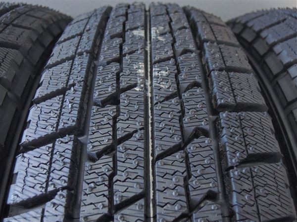 ●銷售價格★全新未使用的商品Studless！國內固特異Ice Navi ZEA II 145/80 R 13“4輪胎”Mira Cocoa Move Wagon R Alto 原文:●売切り価格★新品未使用品スタッドレス！国産グッドイヤー アイスナビZEAⅡ 145/80R13「タイヤ4本」ミラ ココアムーブ ワゴンR アルト