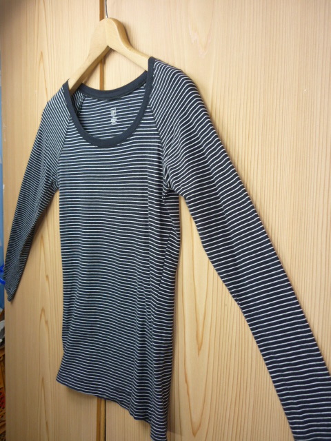 V62*GAP( Gap )* size XS[ lady's * border * long sleeve cut and sewn ] black / white * commodity details is chronicle writing .**