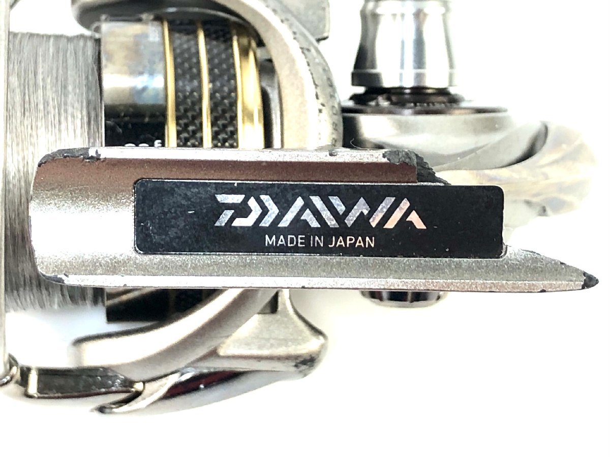 ダイワ ルビアス 2506 日本製 スピニングリール リールフット ダイワ ルビアス 2506 日本製 スピニングリール リールフット