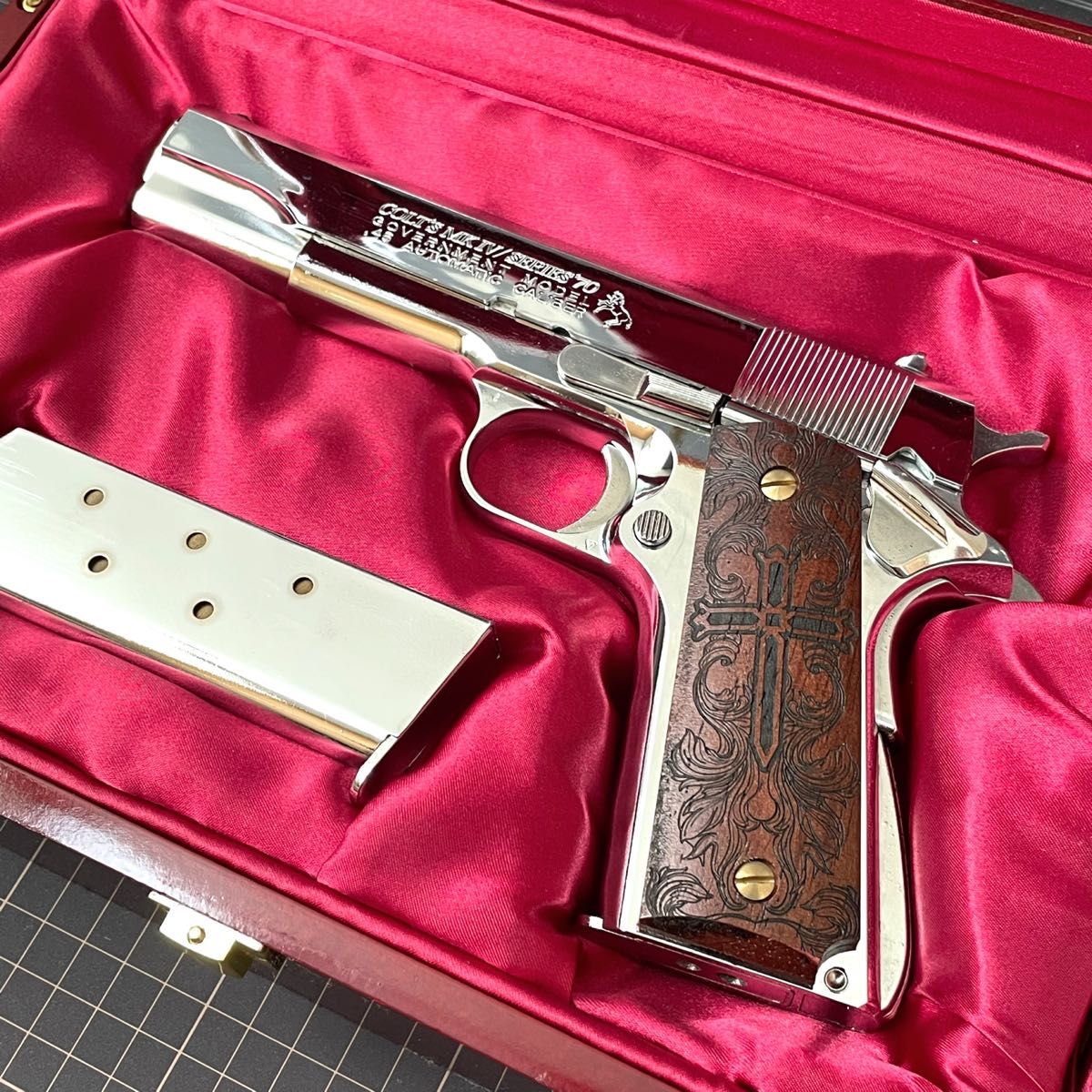 東京マルイ ガバメント シリーズ70 ニッケルフィニッシュ 外装 東京マルイ ガバメント シリーズ70 ニッケルフィニッシュ 外装