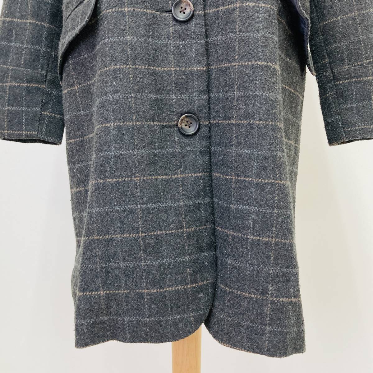 a02934 wordtrobe word Toro -b lady's coat no color natural F gray check pattern wool cotton . romance tik winter ko-te