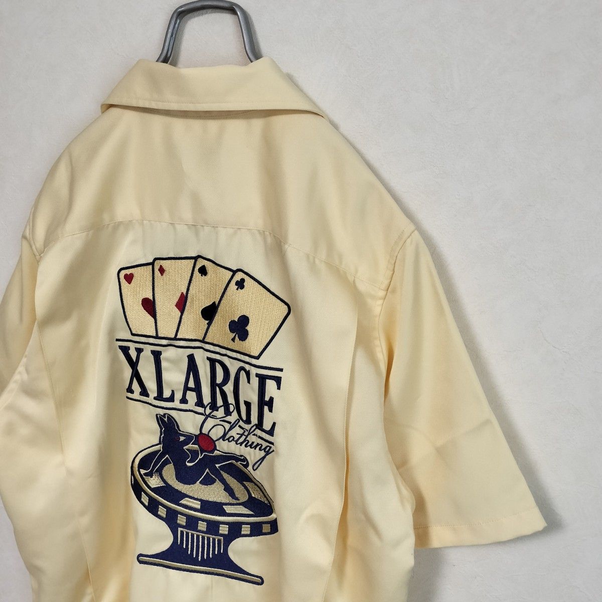 新品！ X-LARGE 開襟シャツ カジノ柄刺繍 黄色 イエロー ボーリングシャツ 半袖 トランプ ルーレット エクストララージ