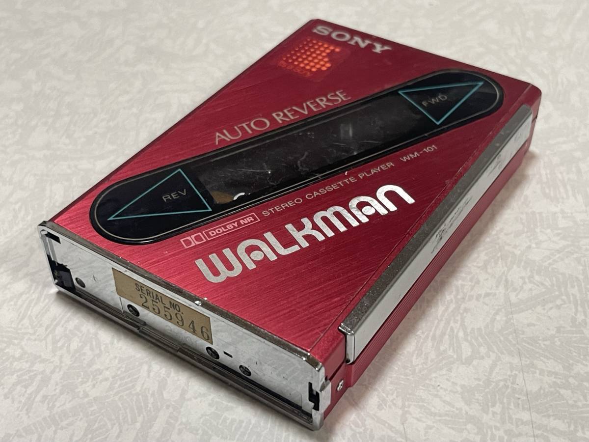 SONY WM-101 カセットウォークマンレッド イヤフォン付き
