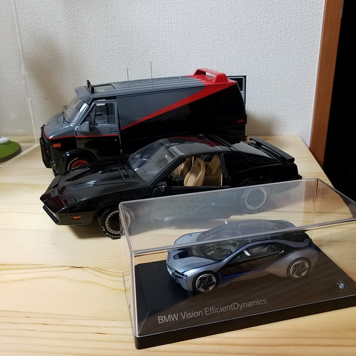 1/18 HOTWHEELS ELITE/A TEAM/スカイネットKNIGHT RIDER K.I.T.T(ナイトライダー　キット)/純正1/43　BMW Vision EfficientDynamics i8　　_画像1