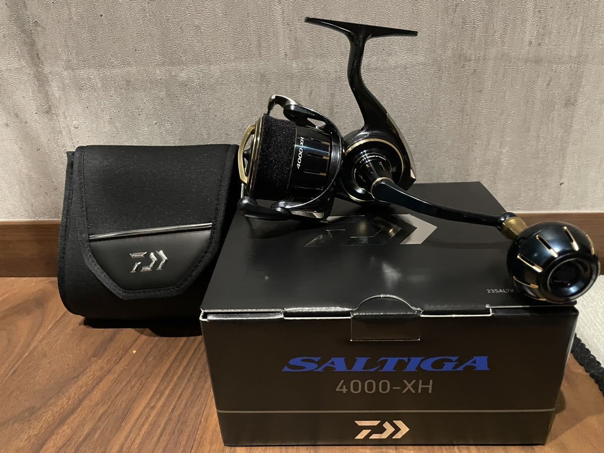 【新品未使用　ライン付き】23 ソルティガ 4000 XH ヒラスズキ　青物　ジギング　ライトジギングDAIWA ダイワ_画像1