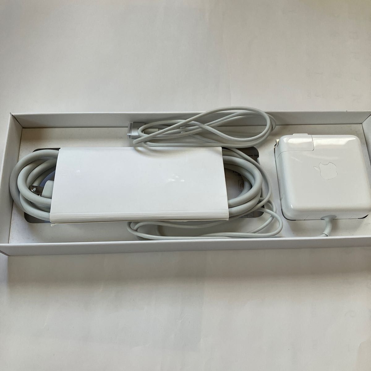 Apple 60W MagSafe 2電源アダプタ 13インチMacBook Pro Retinaディスプレイモデル用