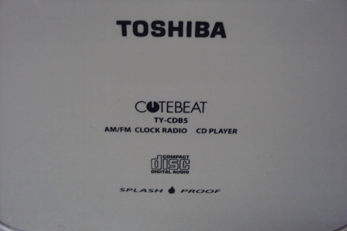 TOSHIBA東芝防水CD時鐘收音機TY-CDB 5 2016 CD收音機AM / FM二手貨折扣1日元啟動    原文:TOSHIBA 東芝 防水 CD クロックラジオ TY-CDB5 2016年 CD ラジオ AM/FM 中古品 激安１円スタート