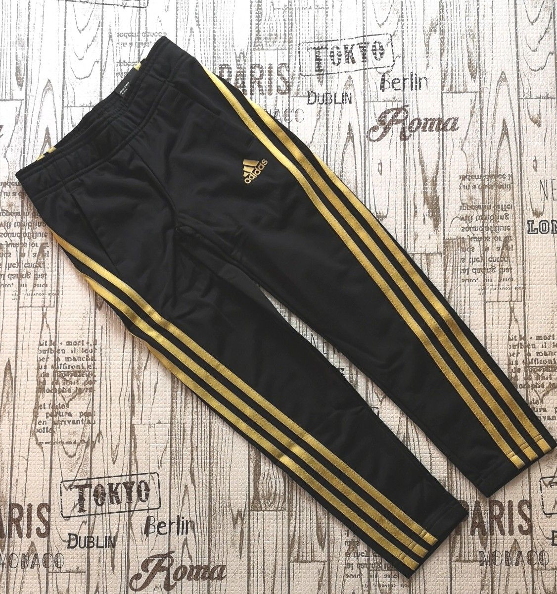 新品 120 adidas アディダス ジャージ 上下 セット キッズ 新品 120 adidas アディダス ジャージ 上下 セット キッズ