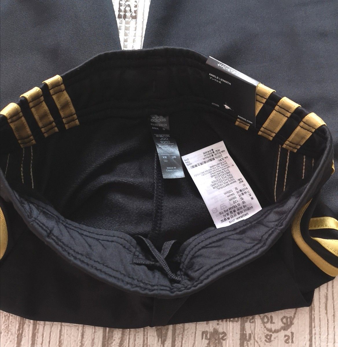 新品 120 adidas アディダス ジャージ 上下 セット キッズ 新品 120 adidas アディダス ジャージ 上下 セット キッズ