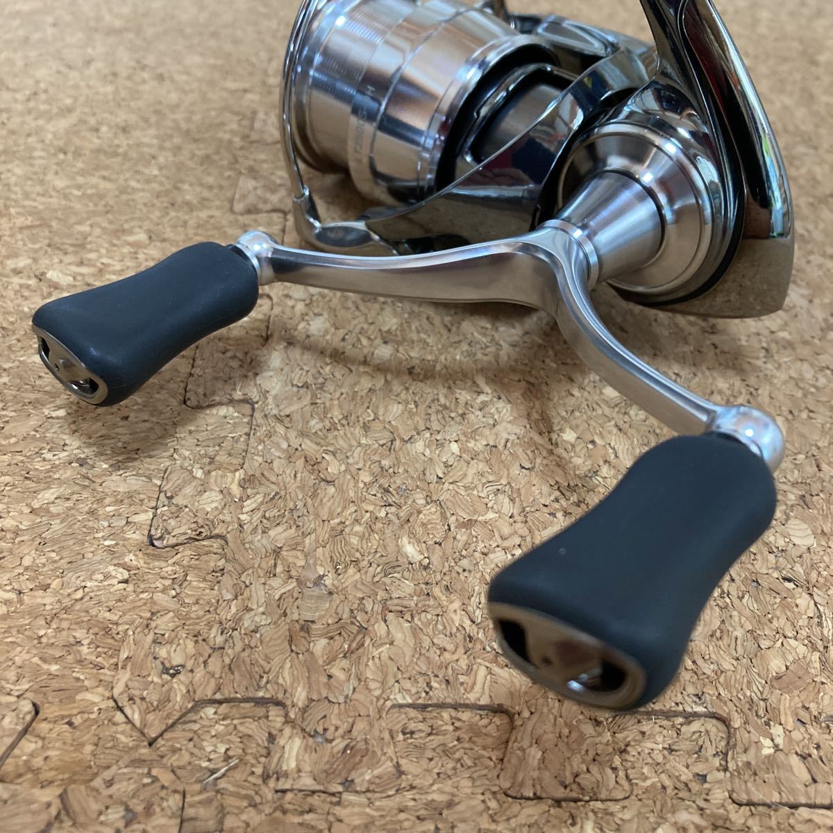 ダイワ 22イグジスト LT2500S-DH 美品 ダブルハンドル スピニング