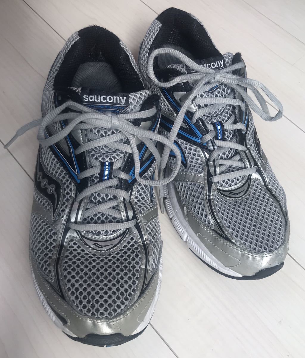 saucony 【 USA10 UK9 EU43 = 28cm 】銀　シルバー　サッカニー　ジョギング　ランニング シューズ_画像1